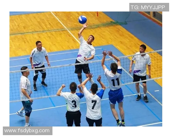 杭州排球队边路渗透战术解析与深度剖析排球技艺的魅力与挑战 杭州排球队边路渗透战术解析与深度剖析排球技艺的魅力与挑战