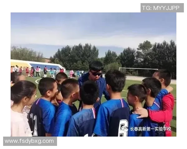 李磊独家揭秘足球技巧与心得分享助你提升球技与比赛表现