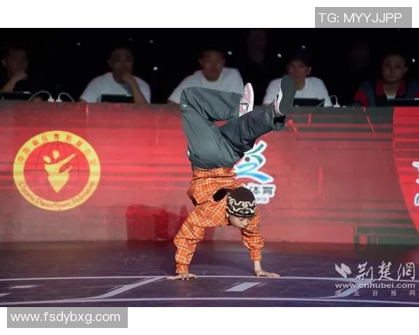 武汉街舞团队的默契与激情探秘街舞巨献背后的协作之道
