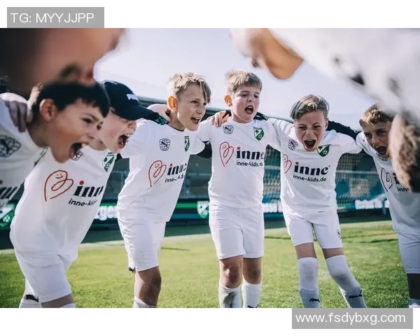 华华足球:探索中国青少年足球发展的新机遇与挑战 华华足球:探索中国青少年足球发展的新机遇与挑战